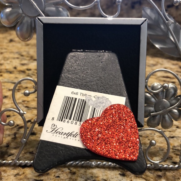 Pretty 6X6 Metal Floral Design Frame for “Mom” - Picture 5 of 7